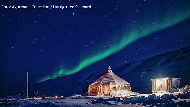 Nordlys-over-Camp-Barentz-Foto_Agurtxane_Concellon_Hurtigruten_Svalbard_800