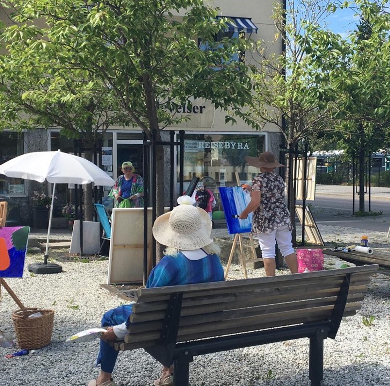 kunstdemo i parken ags maler